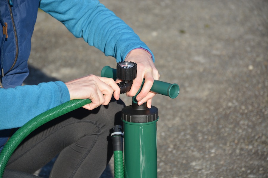 sea eagle hand pump with inline pressure gauge