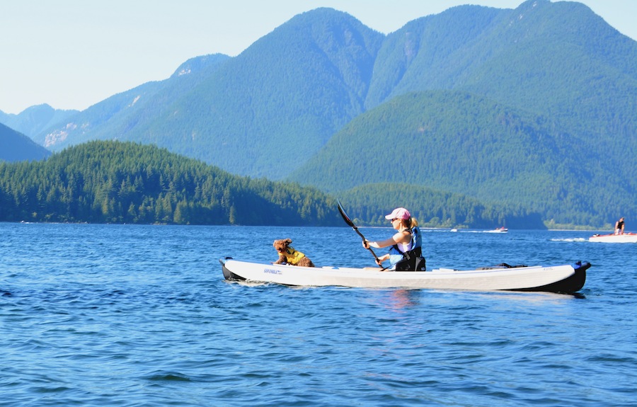 paddling the 473 razorlite solo with Seth